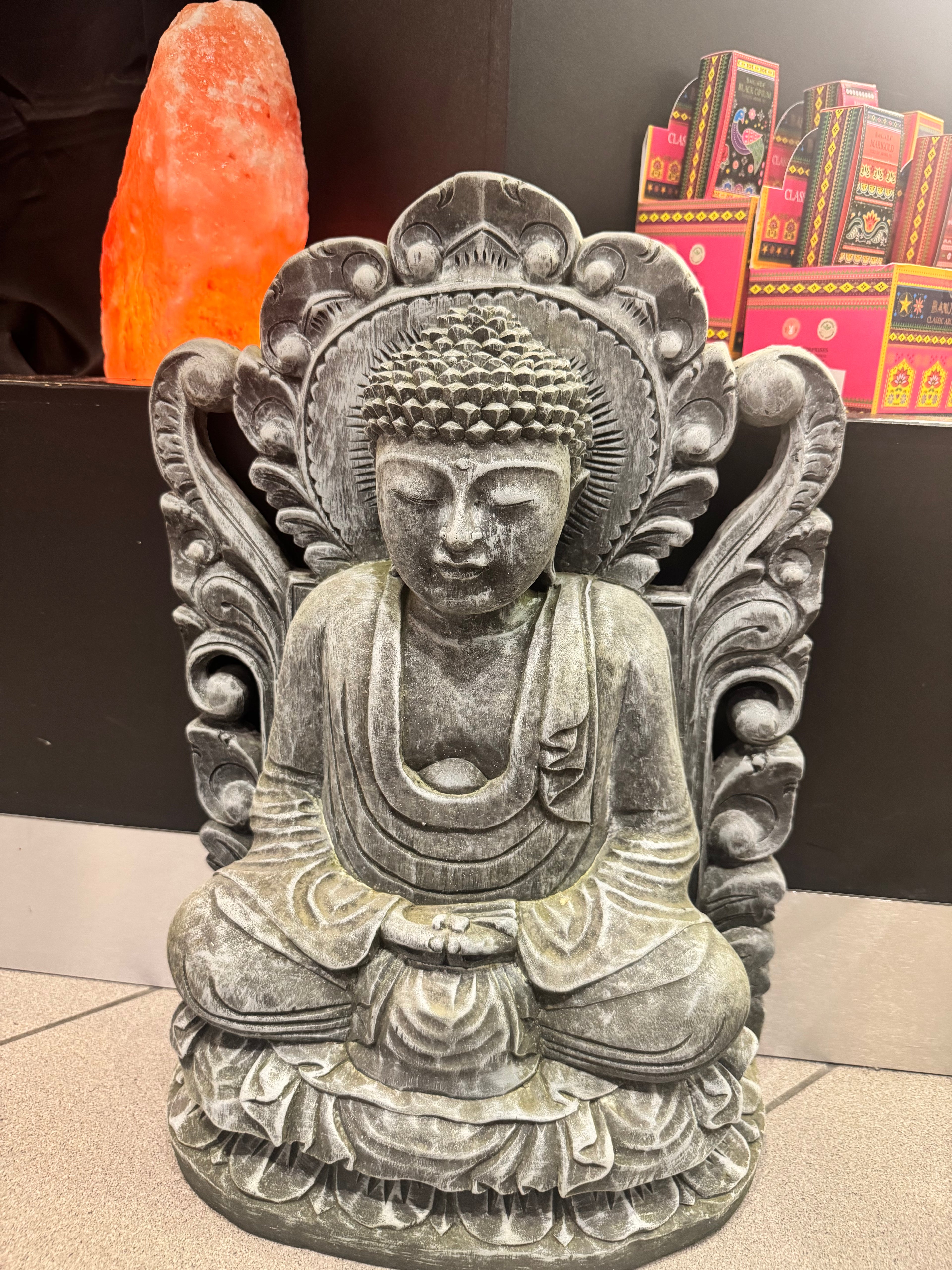 Statue Bouddha en pierre naturelle 53 cm – décoration zen spirituelle intérieur & jardin – L’Instant Namasté Herve Liège
