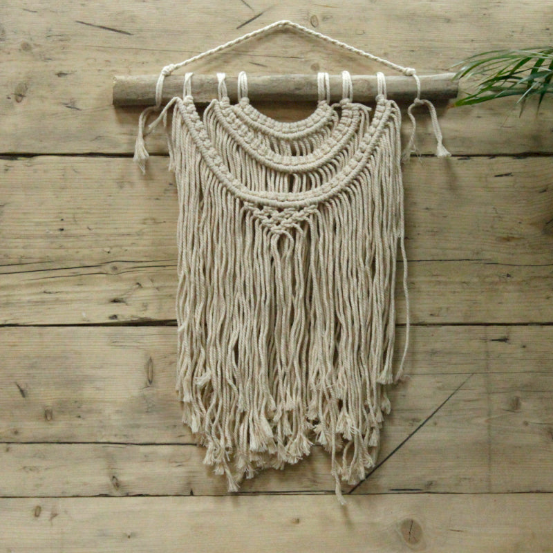 🪢 Tenture Murale en Macramé « Trois Vagues »